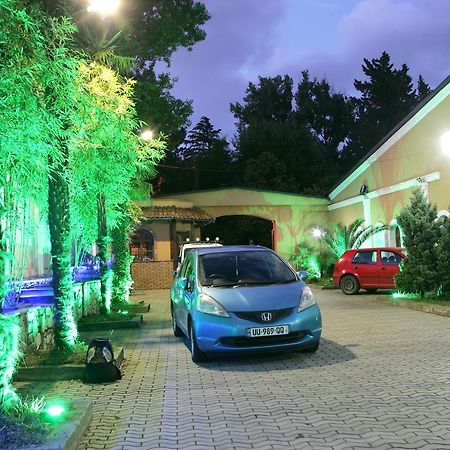 Hotel Eleon Kutaissi Exterior foto