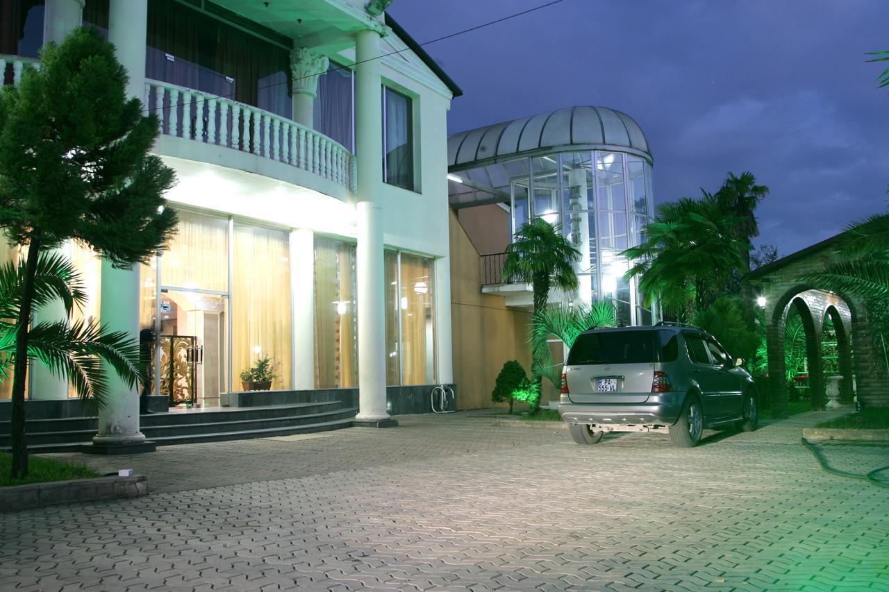 Hotel Eleon Kutaissi Exterior foto
